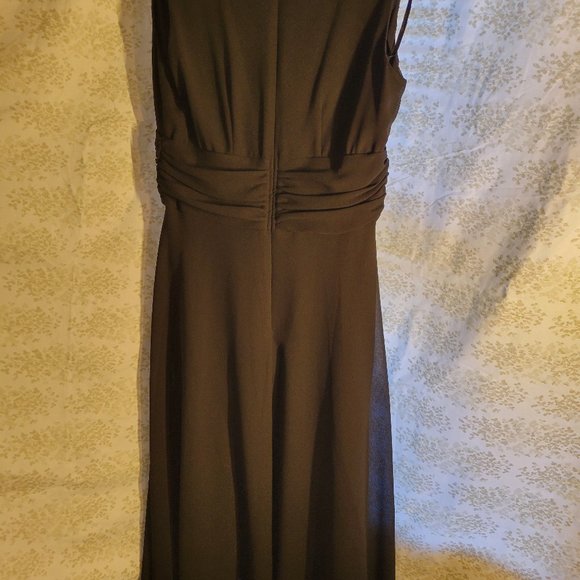 Dresses - Picture 2 of 2